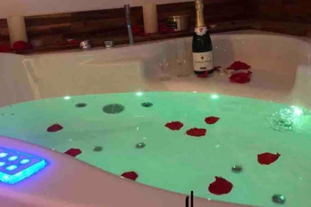 Sejour Detente Au Coeur De Macon Spa,Cine,Bouteille Offerte Mâcon Exterior foto